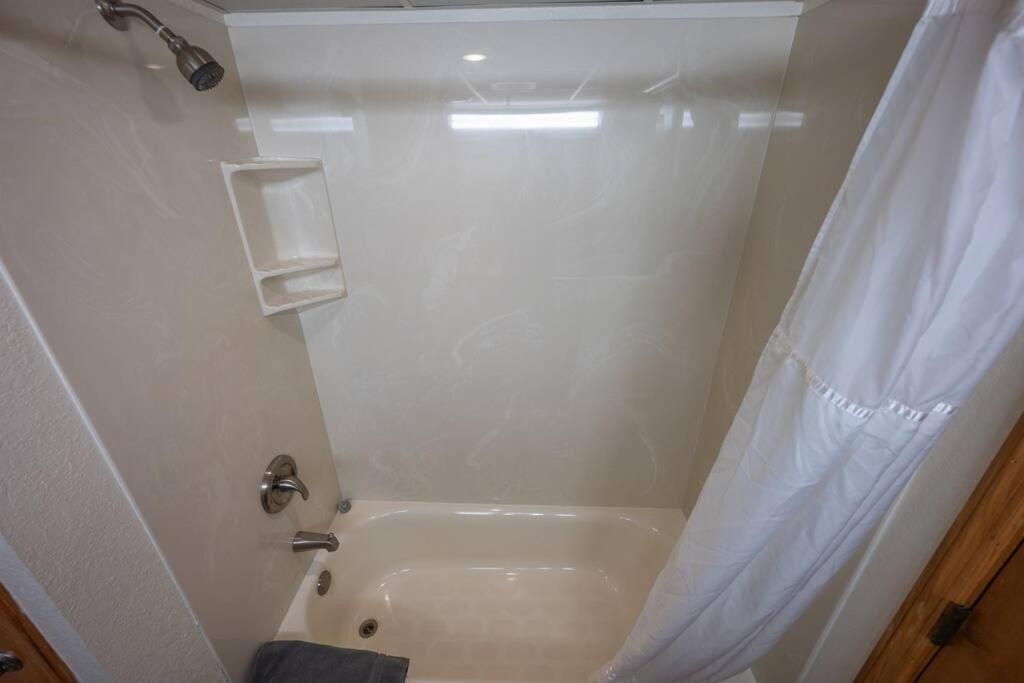 New Remodeled Direct Oceanfront Views Beach Cove 미를 비치 외부 사진
